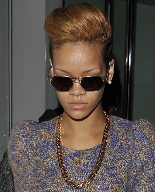 Rihanna was seen leaving the Met Bar in London on November 17, 2009, wearing a knitted HM dress