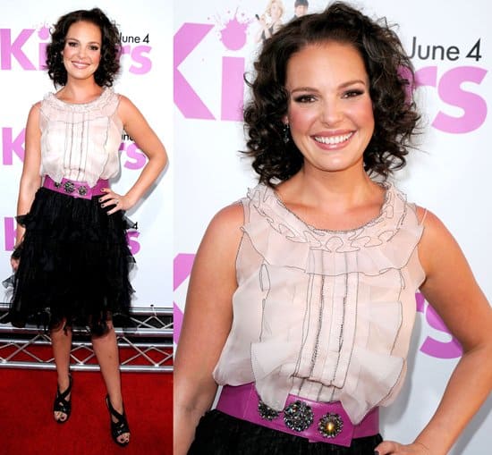 Katherine Heigl Los Angeles Premiere of 'Killers' Katherine Heigl adds playful elegance in an embellished Oscar de la Renta dress paired with strappy Burberry heels at the Los Angeles premiere of Killers on June 1, 2010