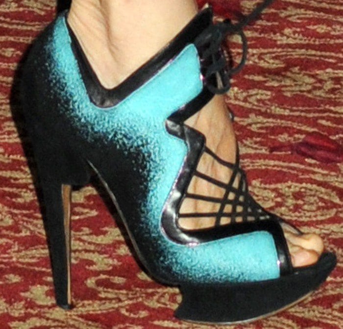 Sarah Jessica Parker shows off her booties by Nicholas Kirkwood