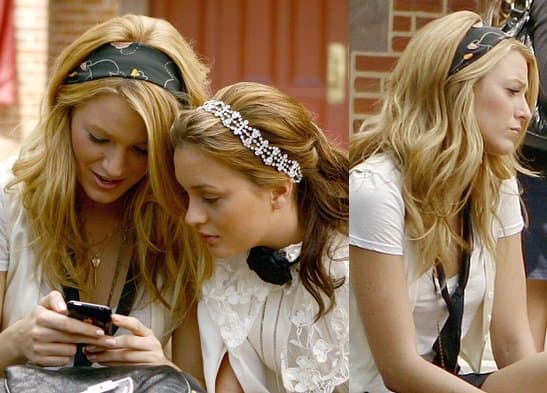 Blake Lively and Leighton Meester Gossip Girl season 2 Blake Lively as Serena Van Der Woodsen wears a headscarf in Gossip Girl Season 2