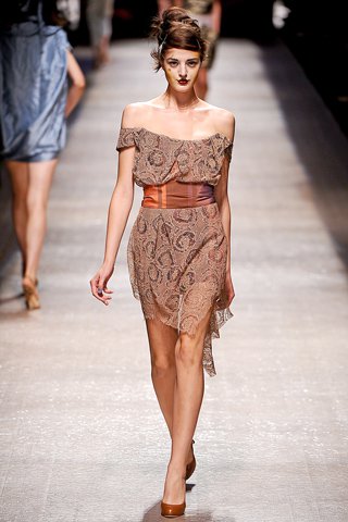 madeline kragh in vivienne westwood Model Madeline Kragh on the Vivienne Westwood Spring 2011 Runway