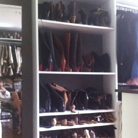 LeAnn Rimes's Shoes LeAnn Rimes tweeted about dedicating a solid three hours to organizing her closet and playfully confessed her weakness for shoes and handbags