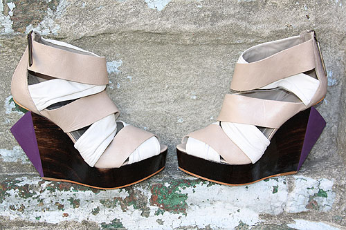 The Little Black List Finsk 252-106 Cutout Wedges Tess's own Finsk 252-106 Cutout Wooden Heel Wedges