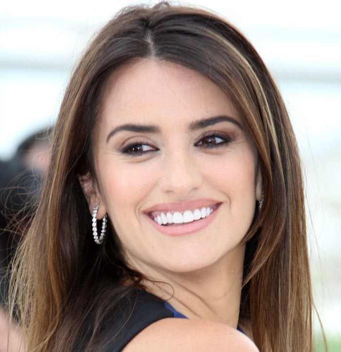 Penélope Cruz seems to have absolutely perfect teeth