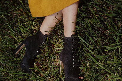 Hailee Steinfeld Miu Miu Fall Winter 2011 ad campaign Hailee Steinfeld's Miu Miu Fall/Winter 2011 ad campaign