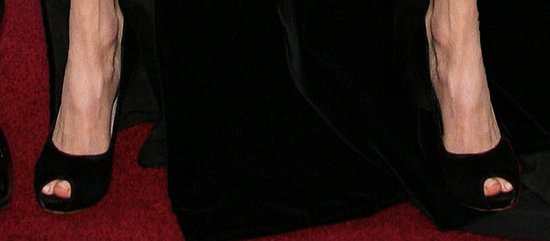 funny angelina oscar red carpet 280212 Angelina Jolie's favorite Salvatore Ferragamo shoes