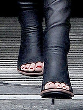 Kristen Stewart in Balenciaga glove sandals Kristen Stewart wearing Balenciaga glove sandals