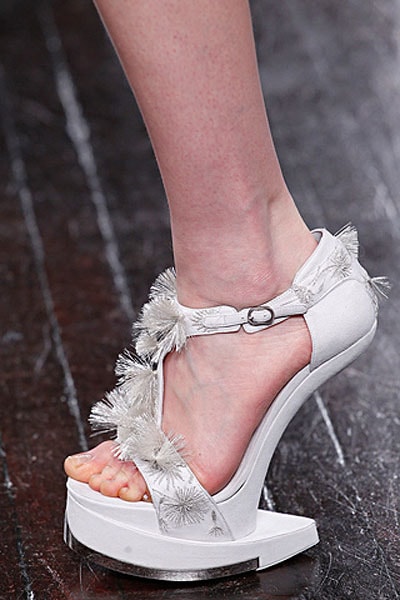 Alexander McQueen Fall 2012 RTW shoes Alexander McQueen runway shoes