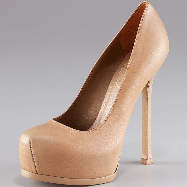 Yves Saint Laurent Tribtoo Nude Yves Saint Laurent “Tribtoo” platform pumps featuring a rounded almond toe, a concealed platform, and a towering 5½-inch stiletto heel—an iconic Stefano Pilati design that dominated celebrity red carpets in the late 2000s and early 2010s