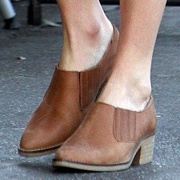 Kate Bosworth Bristol Farms Kate Bosworth's Topshop 'Kowboy' low-cut western shoes