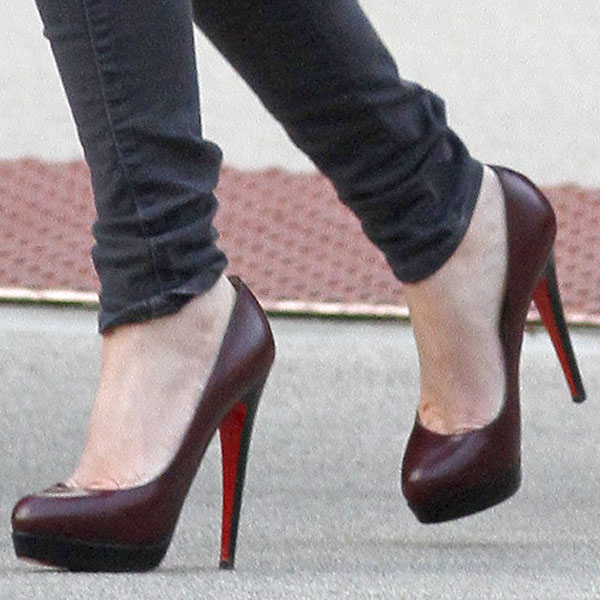 Megan Fox in Christian Louboutin Bianca Megan Fox reveals toe cleavage in red Christian Louboutin Bianca pumps