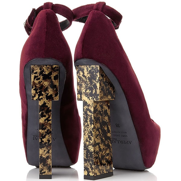 Aperlaï Geisha The chunky block heels of 'Geisha' are architectural and flecked with gold paint