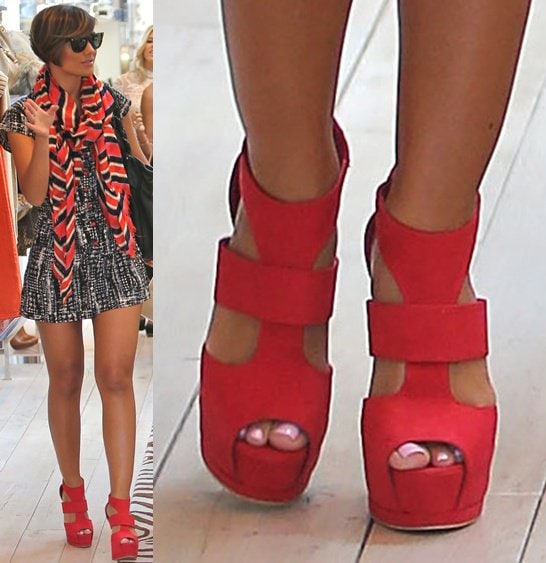 frankie sanford shopping in LA nov 2 Frankie Sanford in strappy platform sandals