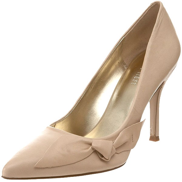 Nine West Frontal Nine West "Frontal" Bow Pumps