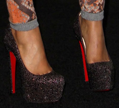 nicki minaj glittered louboutin daffodiles A closer look at Nicki's crystal-encrusted Christian Louboutin Daffodiles