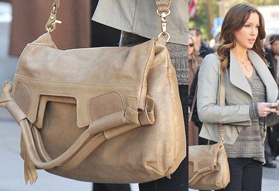 Katie Cassidy filming a scene for Season 6 of Gossip Girl in New York