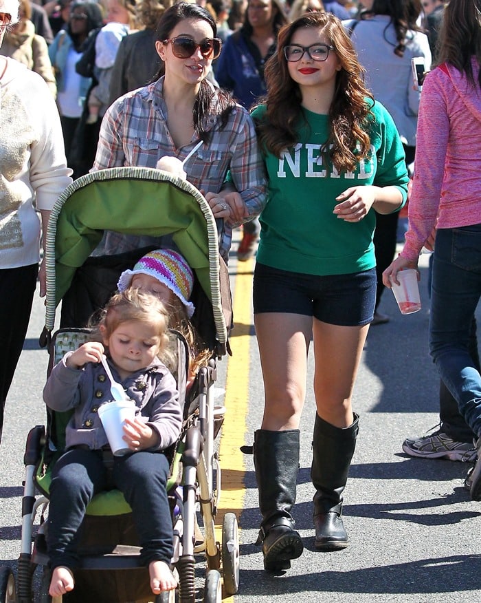 Ariel Winter strolled through the Studio City Farmers Market with her sister Shanelle Gray, embracing relaxed weekend style in sleek black boots