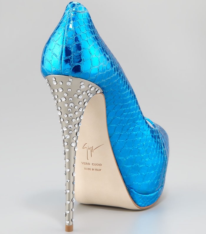 This splashy metallic snake-print print leather Giuseppe Zanotti pump sheds a glimmering outlook from every angle