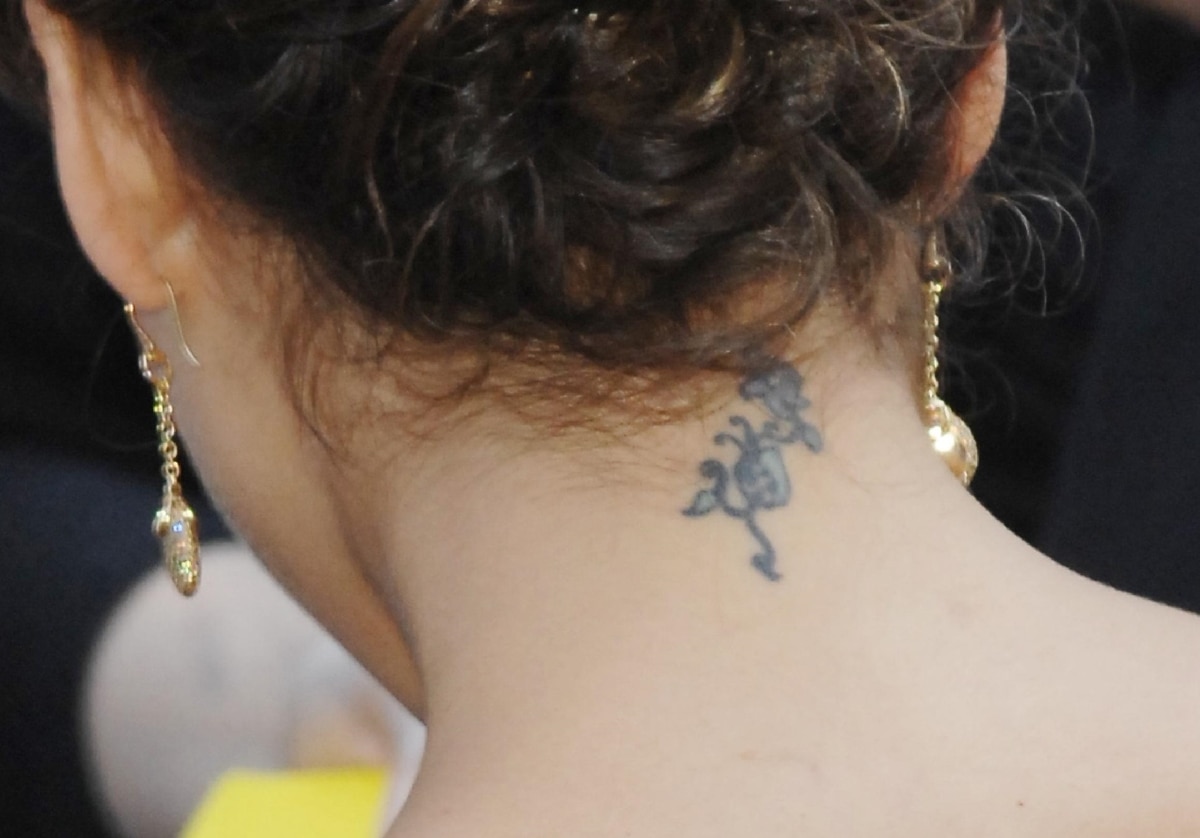 Jessica Alba once had a delicate floral tattoo inked on the back of her neck, which she later chose to have removed