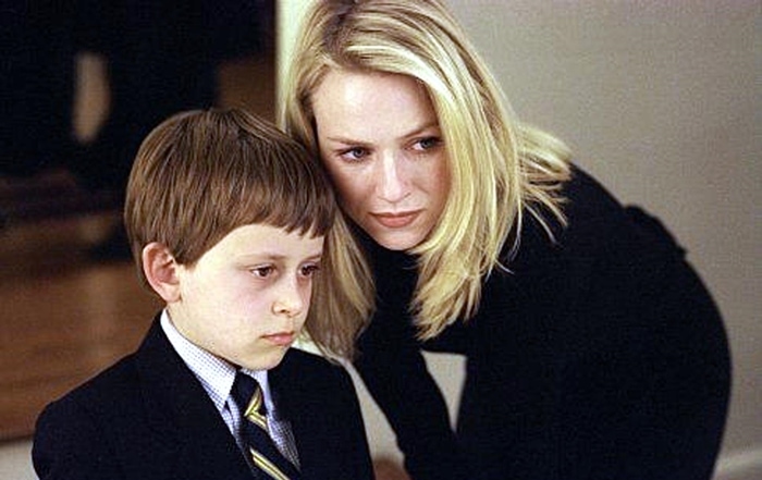 Naomi Watts as Rachel Keller and David Dorfman as Aidan Keller in The Ring