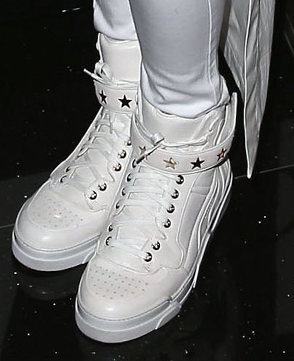A star-studded Velcro ankle strap adds a signature Riccardo Tisci touch to Ciara’s Givenchy sneakers, reinforcing their status as an early luxury streetwear icon
