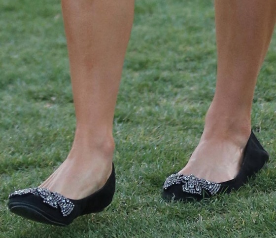 Paris Hilton wearing flats with her boho dresses at the Coachella Music Festival, April 12–14, 2013 Paris Hilton wearing flats with her boho dresses at the Coachella Music Festival, April 12–14, 2013