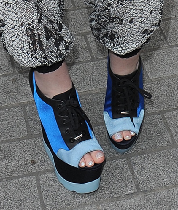 Iggy Azalea wears Kurt Geiger's Race You wedges