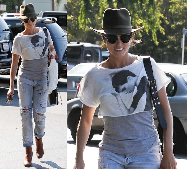 On her day off, the 'Twilight' star effortlessly styled her "go-with-anything" booties with a laid-back look for a Barnes Noble visit on July 29, 2013