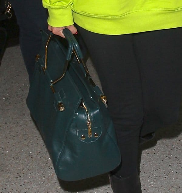Selena Gomez totes a Viktor  Rolf Bombette bag