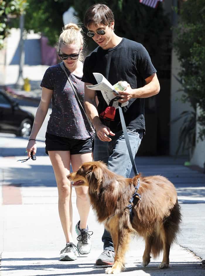 Amanda Seyfried and Justin Long enjoying a day out with her dog, Finn, in Los Angeles on August 31, 2013