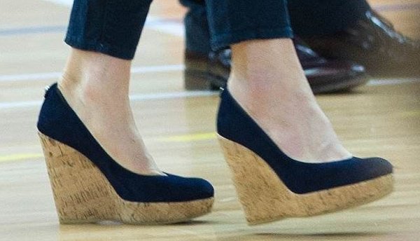 Kate Middleton playing volleyball in Stuart Weitzman wedges