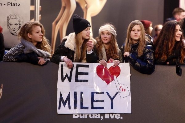 Miley Cyrus was bombarded with fans on the red carpet in Berlin