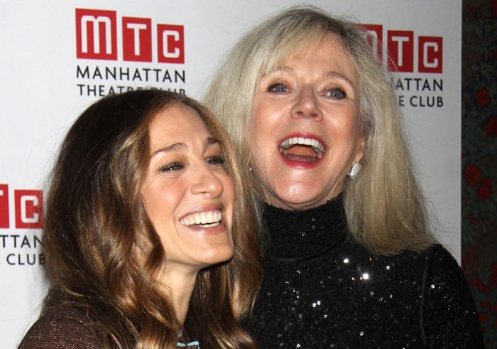 Sarah Jessica Parker shares a joyful red-carpet moment with co-star Blythe Danner
