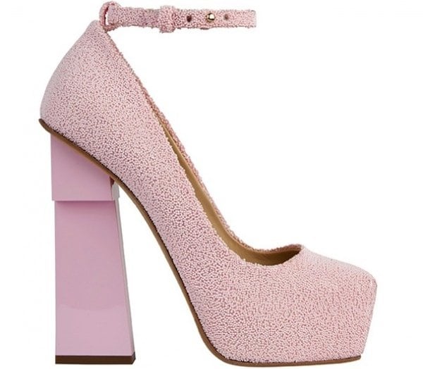 Aperlai "Geisha Doll" Pump in Pink