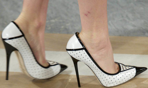 Jennifer Lawrence wearing black-and-white "Daiquiri" pumps