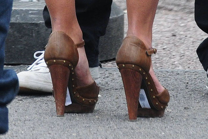 Konnie Huq realized too late that her shoes still had their sticky labels