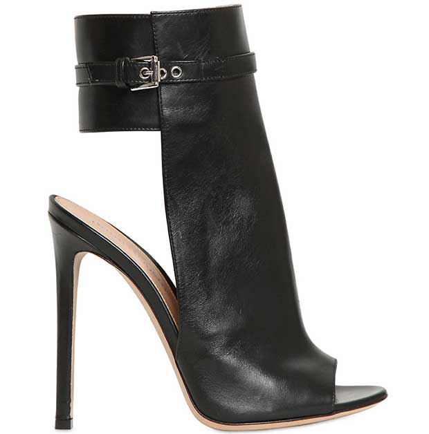 Gianvito Rossi Open-Toe Sandals in Black
