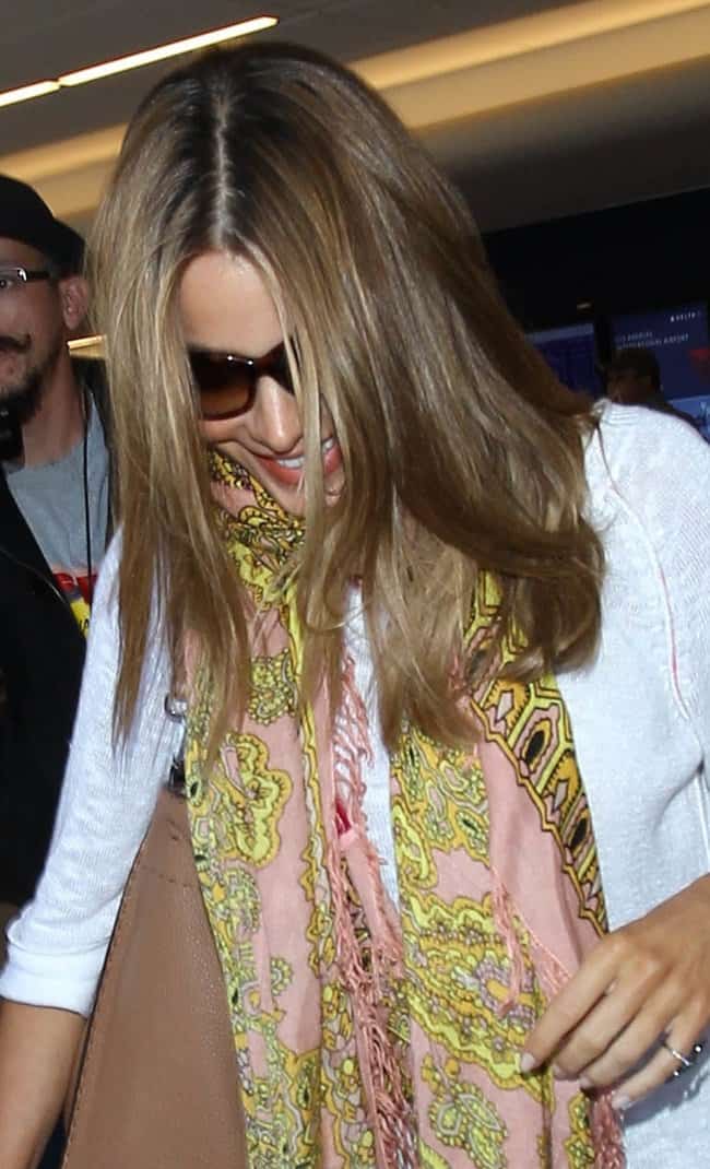 Sofia Vergara wears a pretty printed neck warmer from Theodora Callum