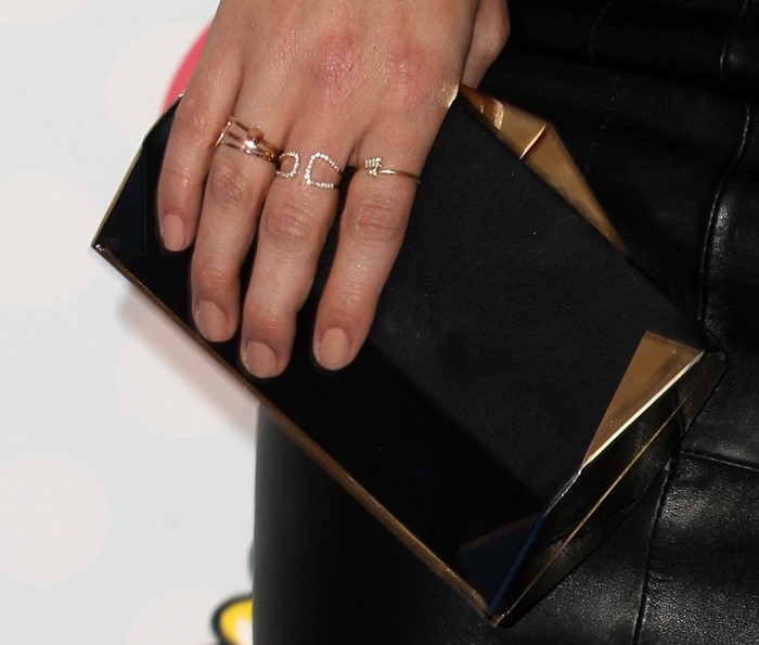 Hilary Duff showing off her Sydney Evan rings at Fox’s 2014 Teen Choice Awards