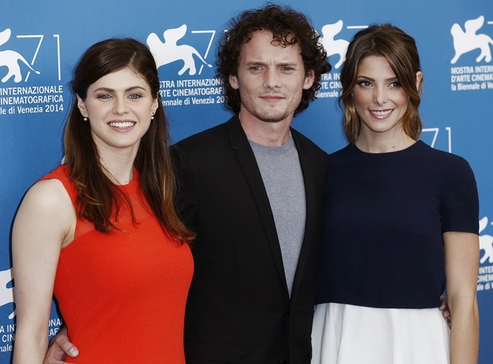 The Burying the Ex co-stars share a lighthearted moment on the Venice red-carpet backdrop, showcasing their effortless festival style chemistry