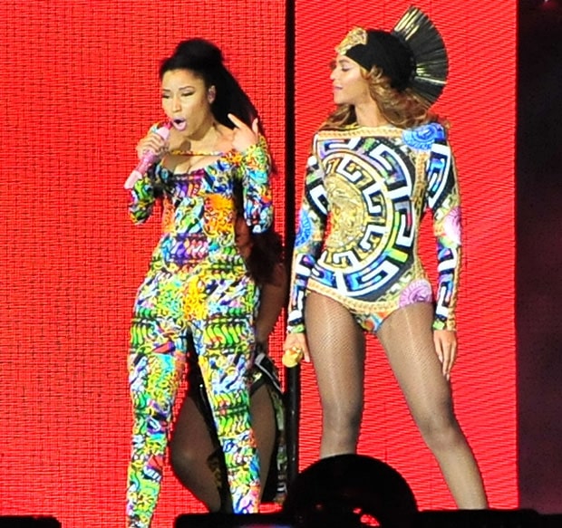 Beyonce was in a leotard that displayed her toned legs, while Nicki donned a printed jumpsuit that highlighted her famous figure