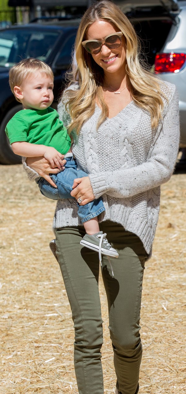 Kristin Cavallari hid behind a pair of cat eye shaped sunnies