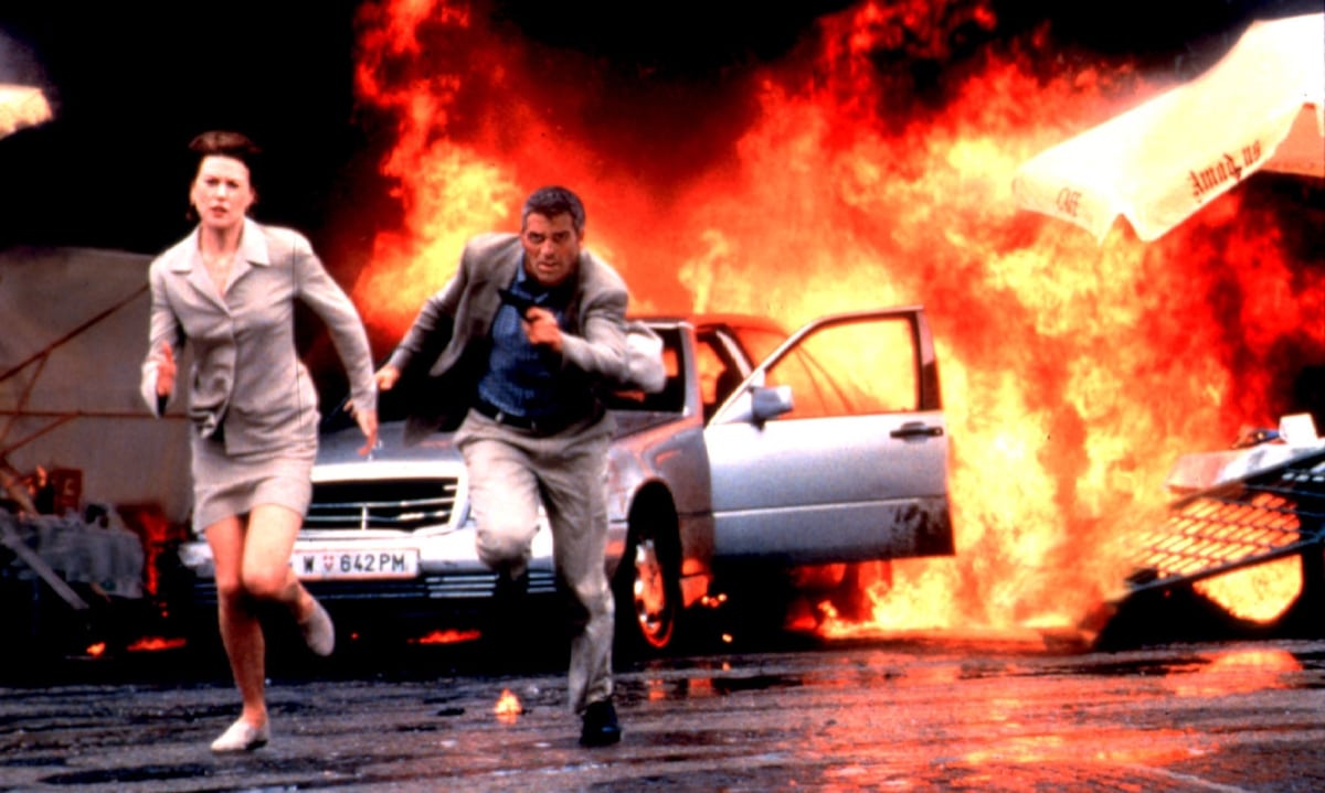 Nicole Kidman and George Clooney race to escape an explosion in a high-intensity scene from The Peacemaker