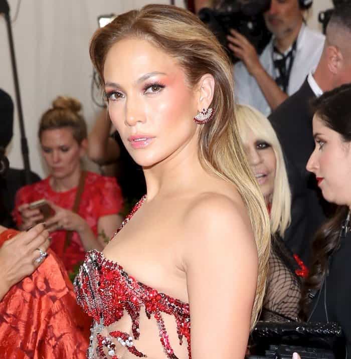 Jennifer Lopez showing off her Sutra earrings at the 2015 Met Gala