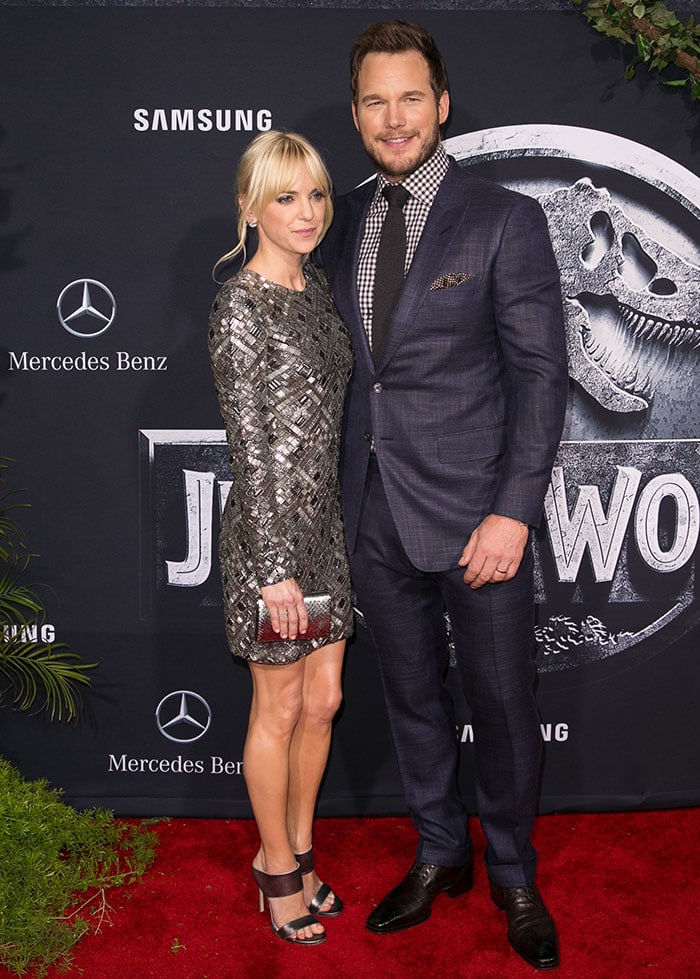 On the red carpet, Chris Pratt’s towering 6ft 1¾ frame in a tailored navy suit contrasted sharply with Anna Faris’s 5ft 4 stature, even in her metallic Stuart Weitzman heels and shimmering Rubin Singer mini dress
