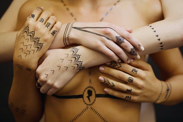 Rihanna x Jacquie Aiche Black and Gold Temporary Tattoos