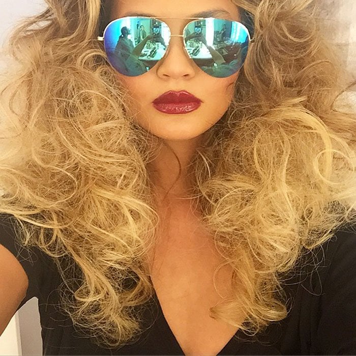 Chrissy Teigen uploaded a photo of herself with her new hairstyle, announcing that she got glammed up to go to the grocery store