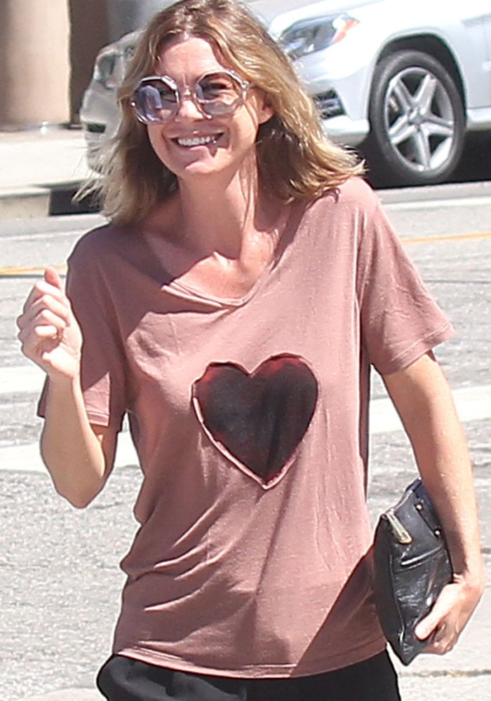Ellen Pompeo's cute heart tee