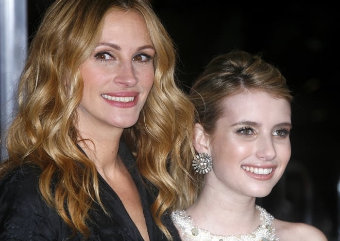 Julia Roberts and her niece Emma Roberts share their signature radiant smiles — a family resemblance Emma once joked about, saying they “have a lot of teeth”