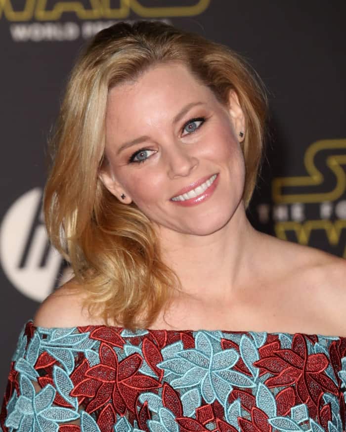 Elizabeth Banks's Elie Saab gown featured a shoulder-baring neckline that beautifully highlighted her radiant face and glowing makeup
